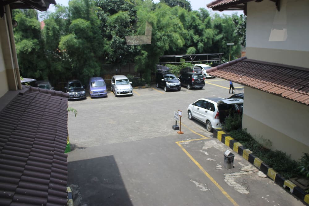 Фото Mega Matra Hotel