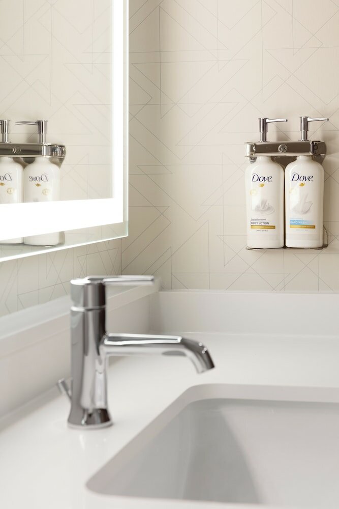 Фото Holiday Inn Express & Suites Los Angeles Airport Hawthorne