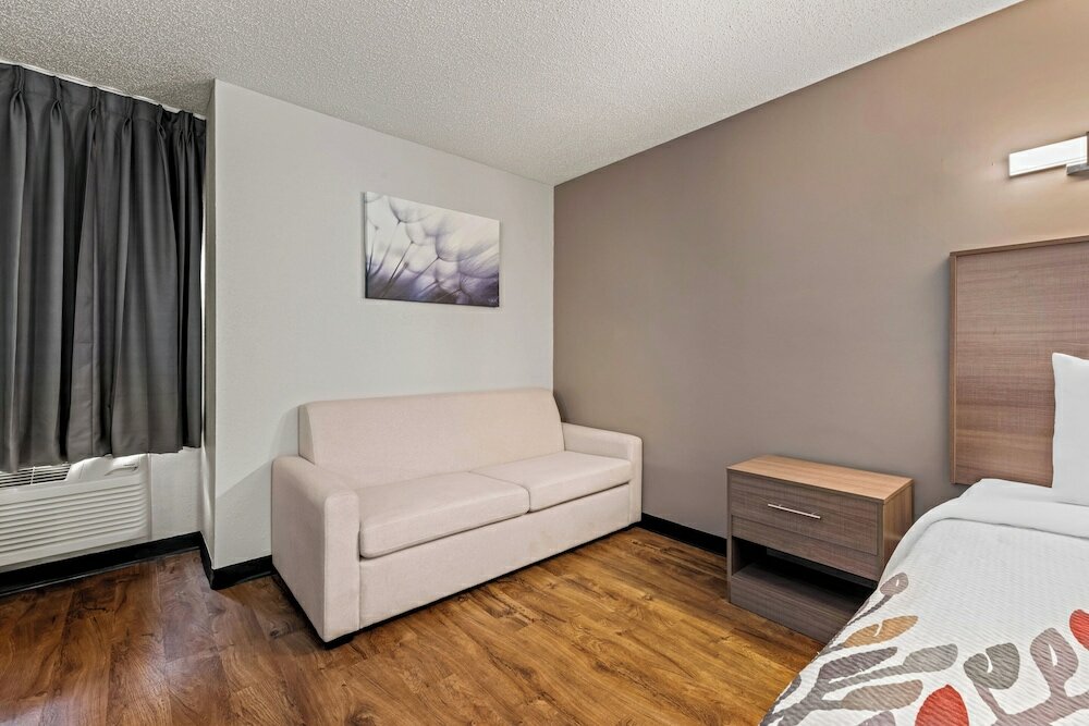 Фото Red Roof Inn Charlotte - University