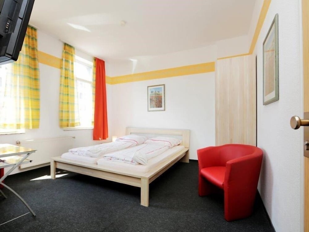 Фото Hotel Goldener Hahn