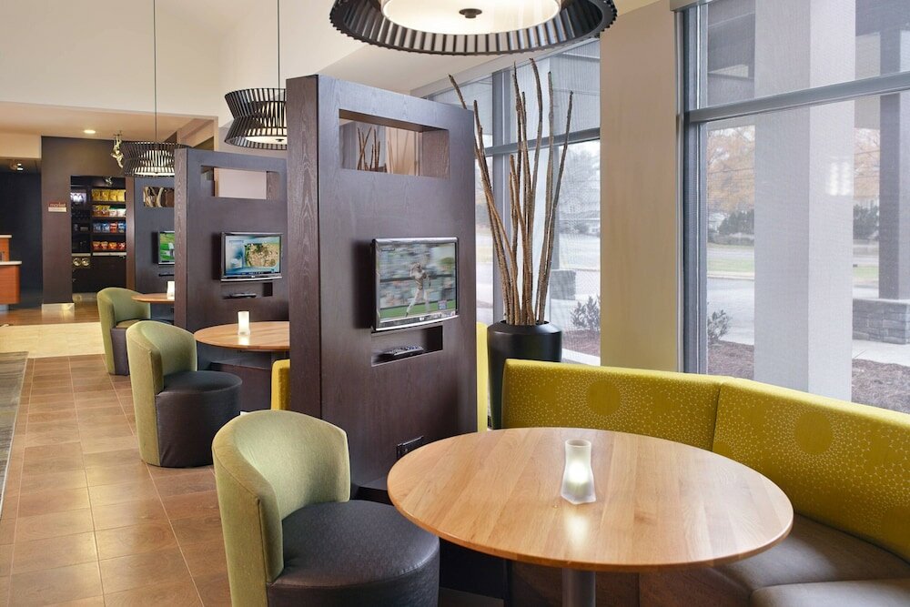 Фото Courtyard by Marriott Charlotte Southpark