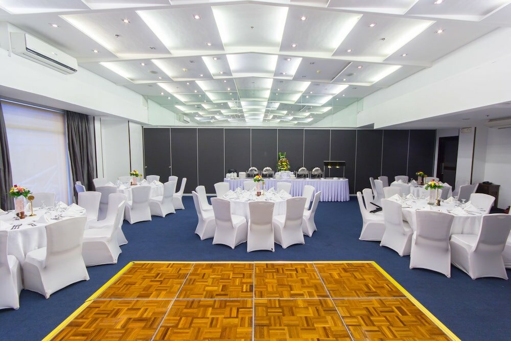 Фото Microtel by Wyndham Mall of Asia