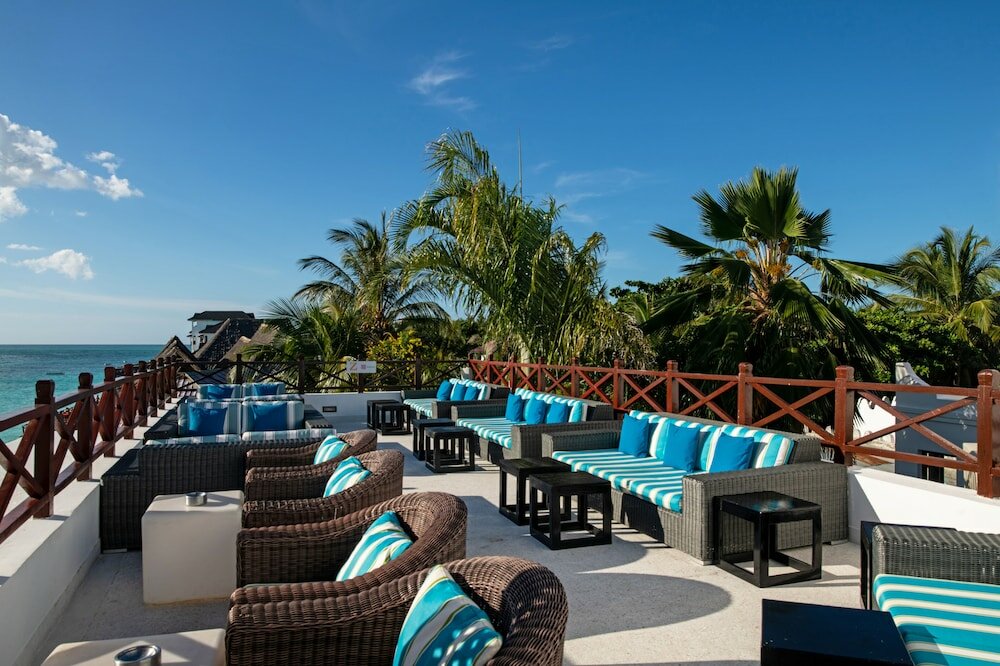 Фото The Z Hotel