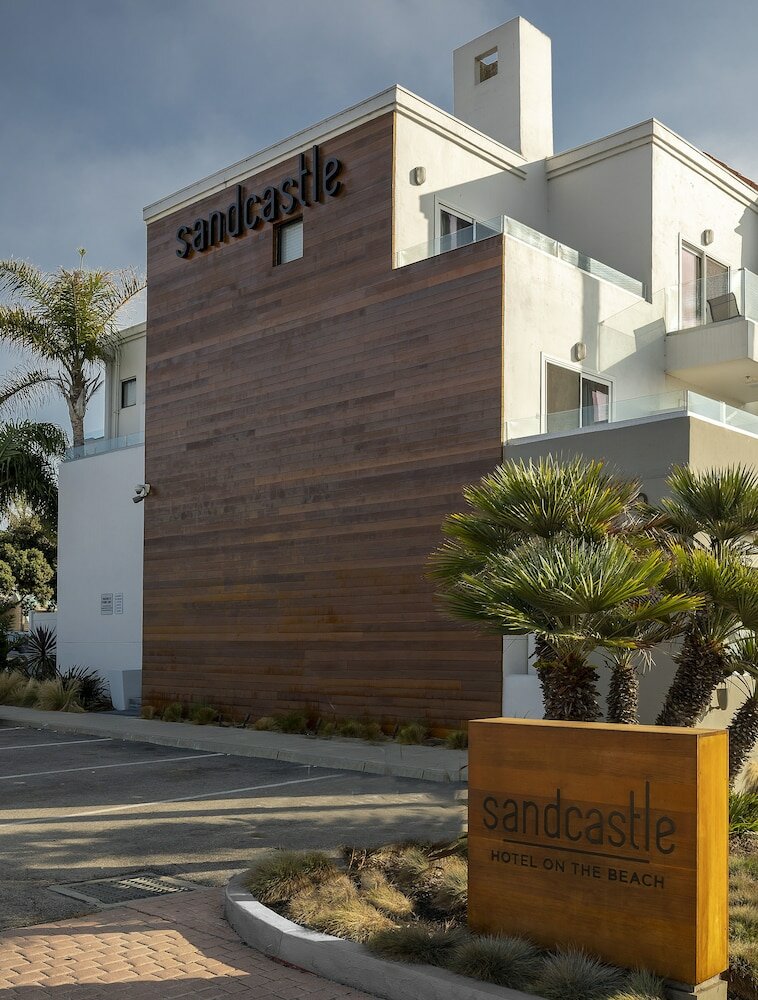 Фото Sandcastle Hotel on the Beach