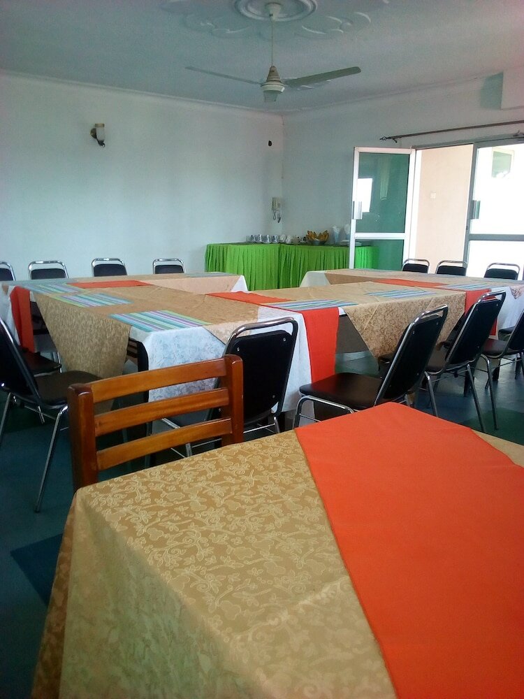 Фото New Scroll Inn Hotel