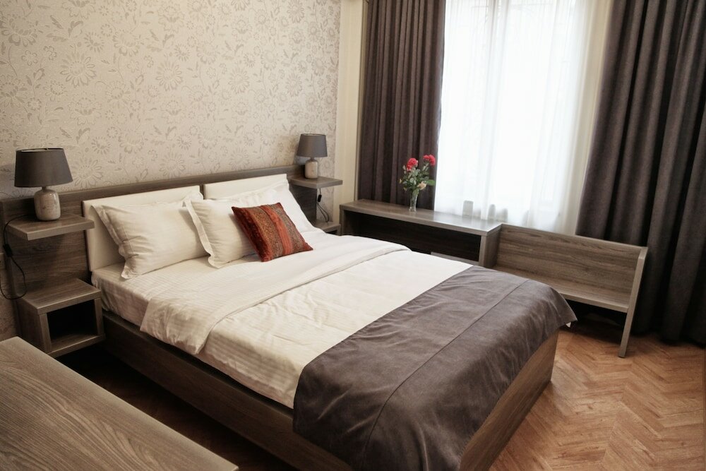 Фото Hotel Four Brothers