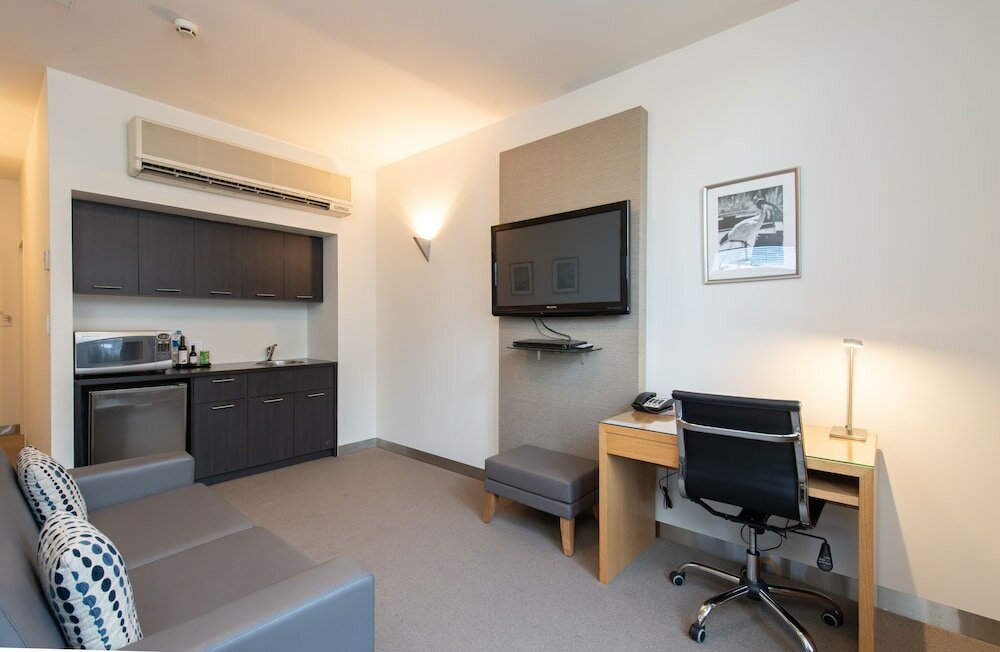 Фото Mawson Lakes Hotel & Function Centre