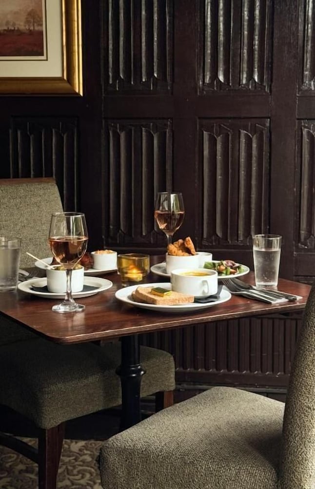 Фото Warren Lodge Hotel