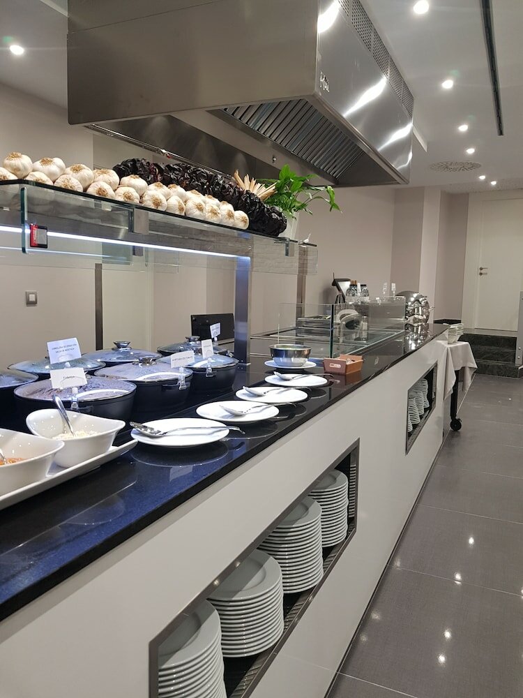 Фото Hotel SPA Ciudad de Binefar