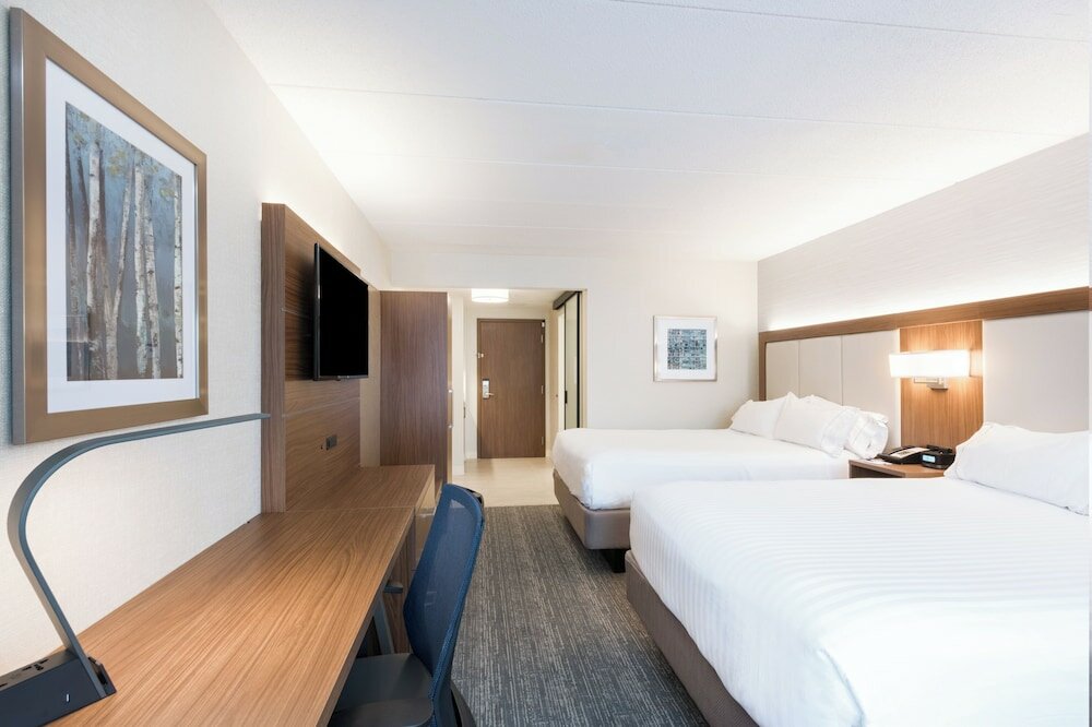 Фото Holiday Inn Express Boston - Waltham, an Ihg Hotel