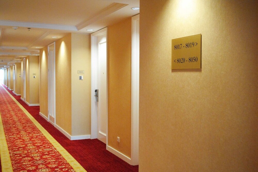 Фото Adimulia Hotel Medan
