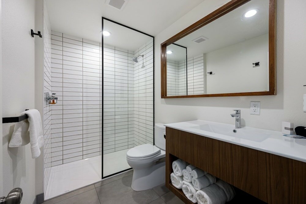 Фото Skylark Hotel