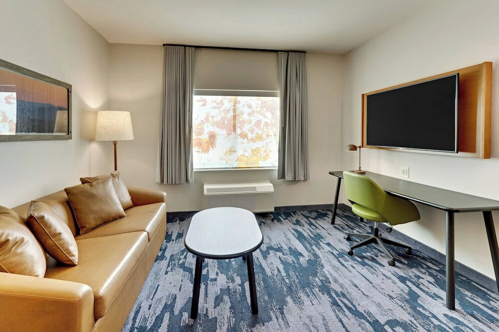 Фото Fairfield Inn & Suites by Marriott Dallas Love Field