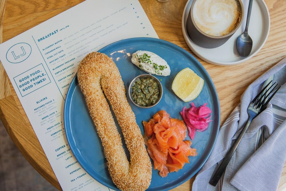 Фото Halcyon - a hotel in Cherry Creek