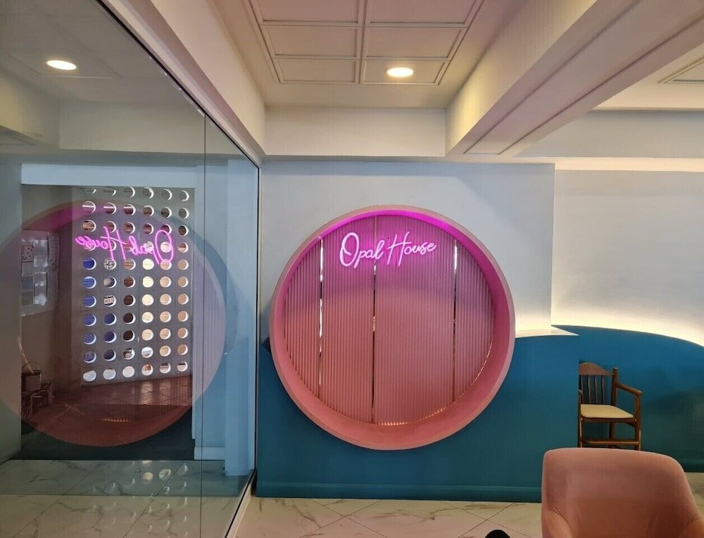 Фото Opal House Hotel & Restaurant