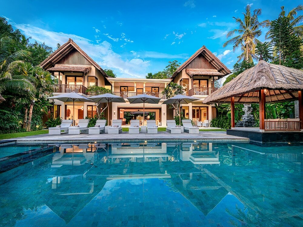 Фото Seseh Beach Villas