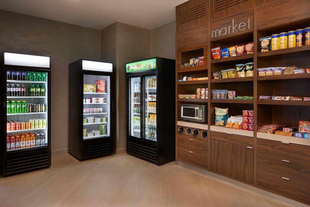 Фото TownePlace Suites by Marriott Oshawa