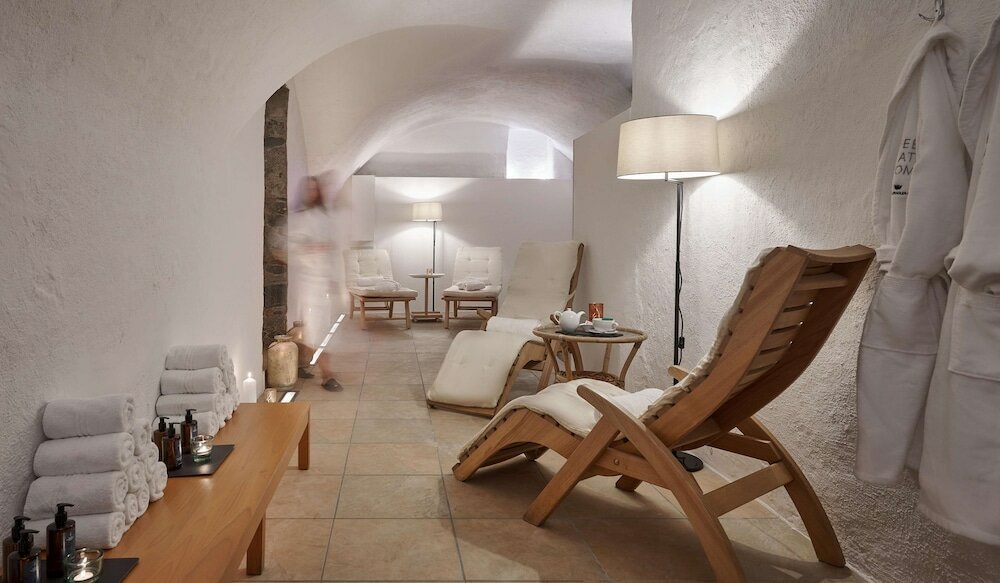 Фото Hotel Schwarzer Adler