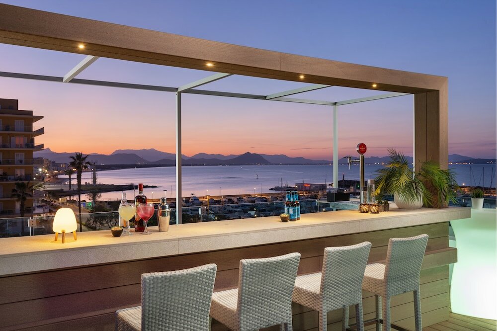 Фото Llaut Boutique Hotel