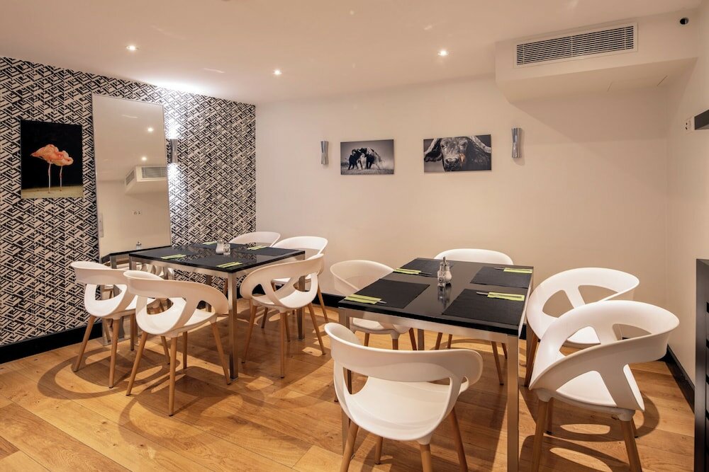 Фото The Pax Hotel