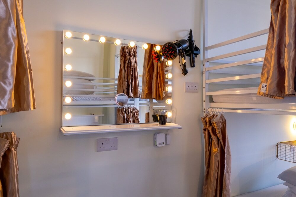 Фото Book a Bed Hostels