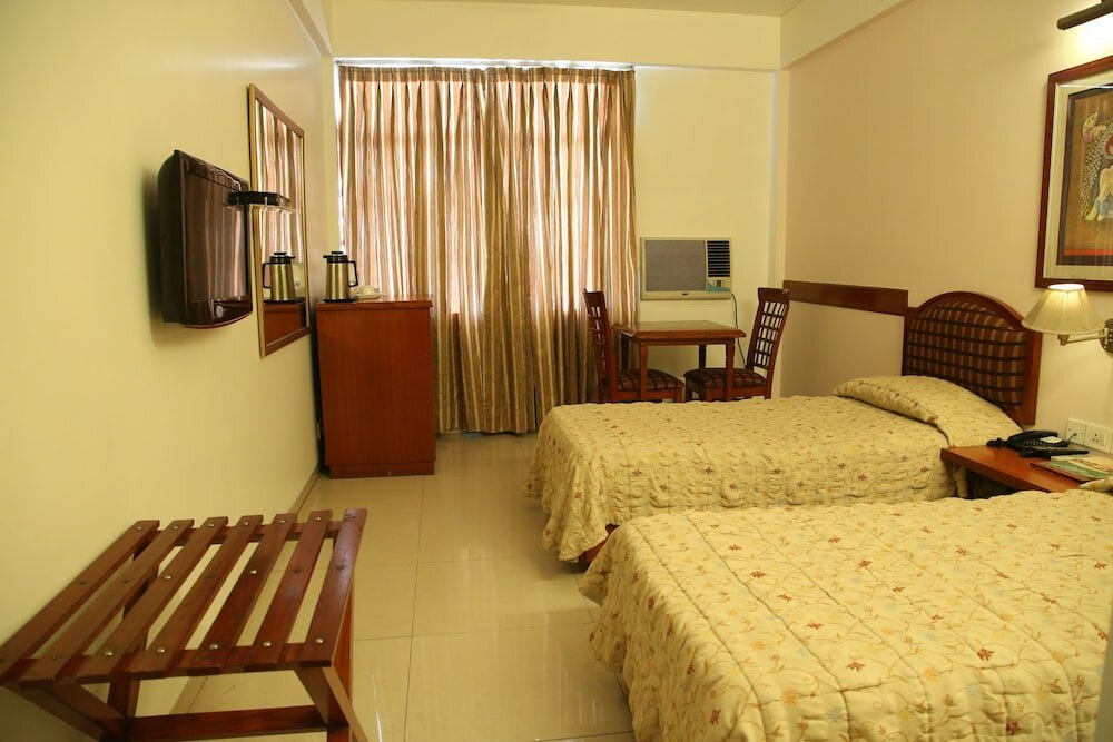 Фото отеля 2