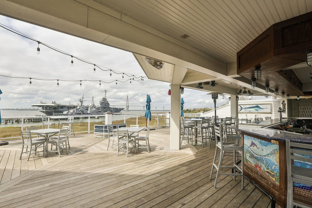 Фото Harborside at Charleston Harbor Resort and Marina