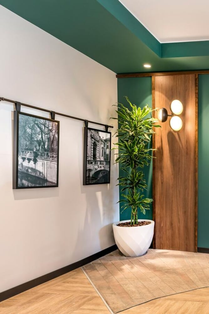 Фото Hotel Canada