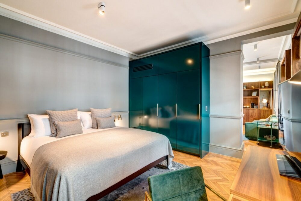 Фото Apex Temple Court Hotel