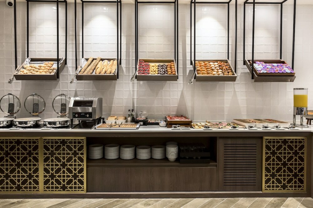 Фото Eurostars Puerta Real Hotel