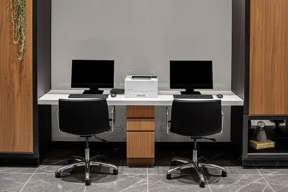 Фото Four Points by Sheraton Flushing