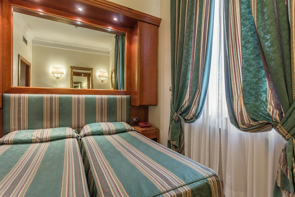Фото Raeli Hotel Regio