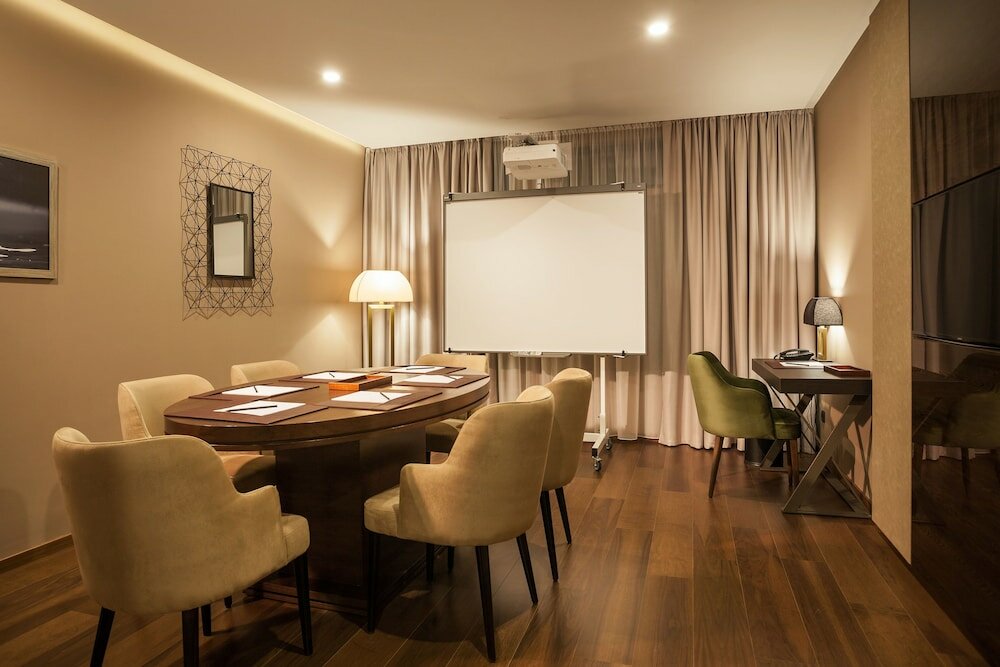 Фото Saint Ten Hotel