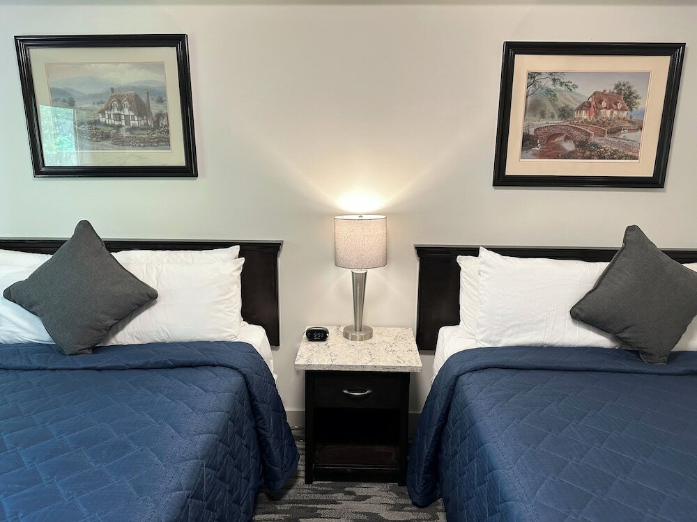 Фото Canadian Inn