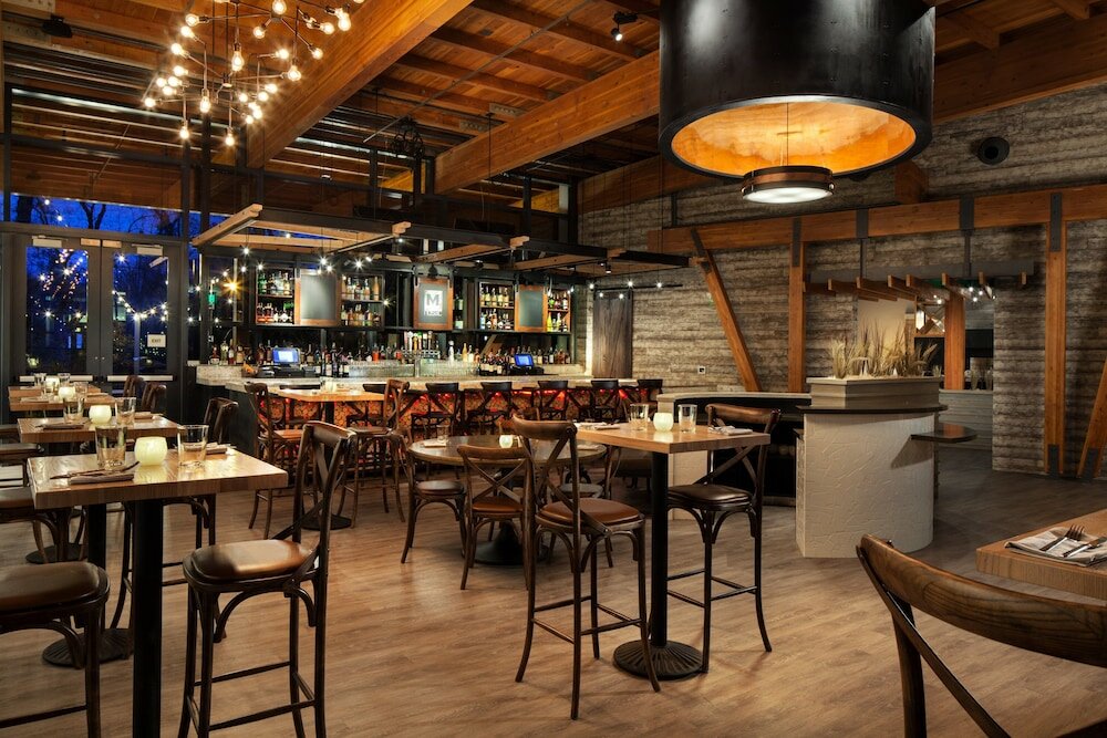 Фото Sheraton Redding Hotel at the Sundial Bridge