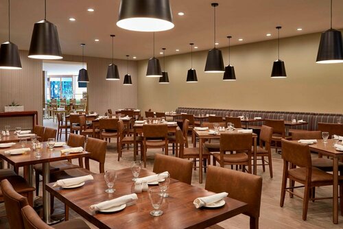 Внешний вид отеля Four Points by Sheraton Toronto Airport в Миссиссоге, фото 4