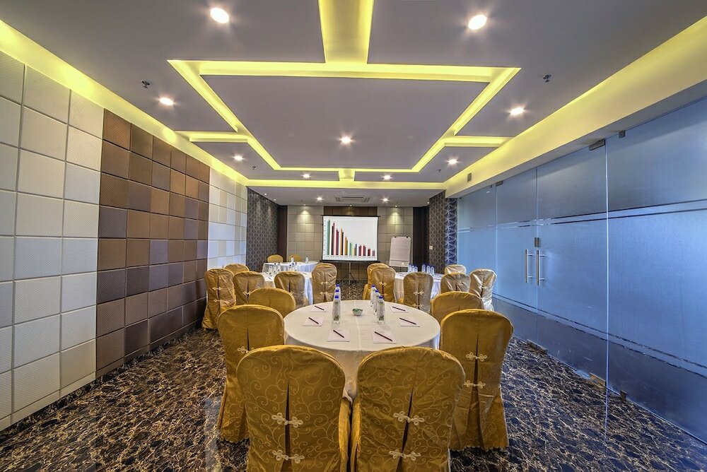 Фото The Fern Residency Kolkata