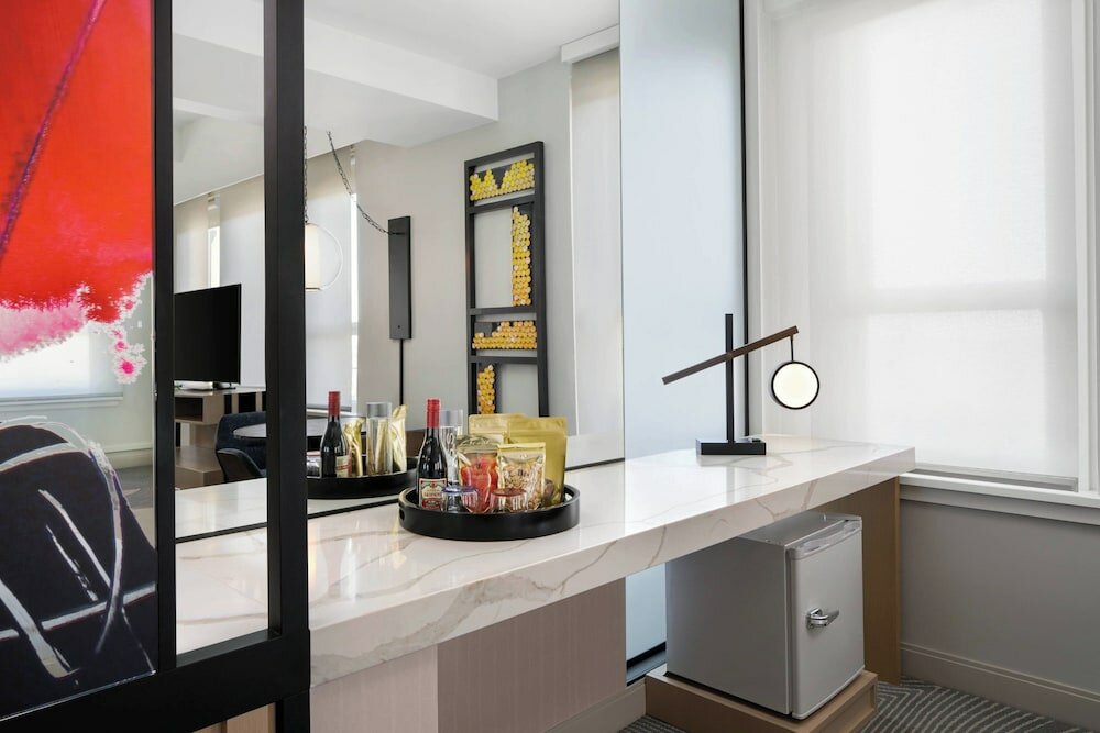 Фото Glass Light Hotel & Gallery, Autograph Collection