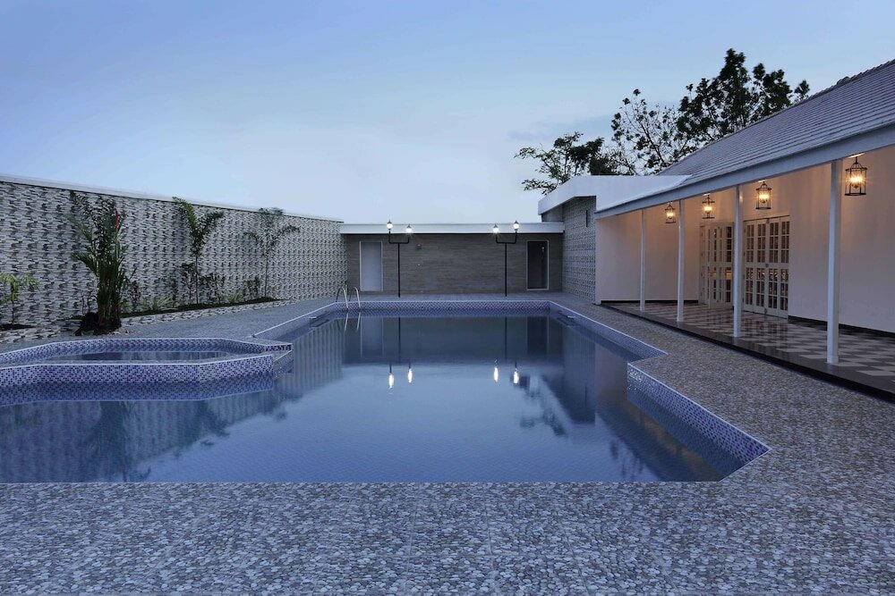 Фото Menumbing Heritage Hotel