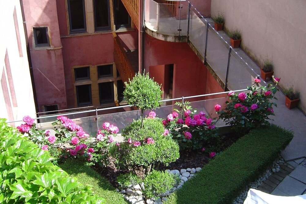 Фото Cour des Loges Lyon, A Radisson Collection Hotel