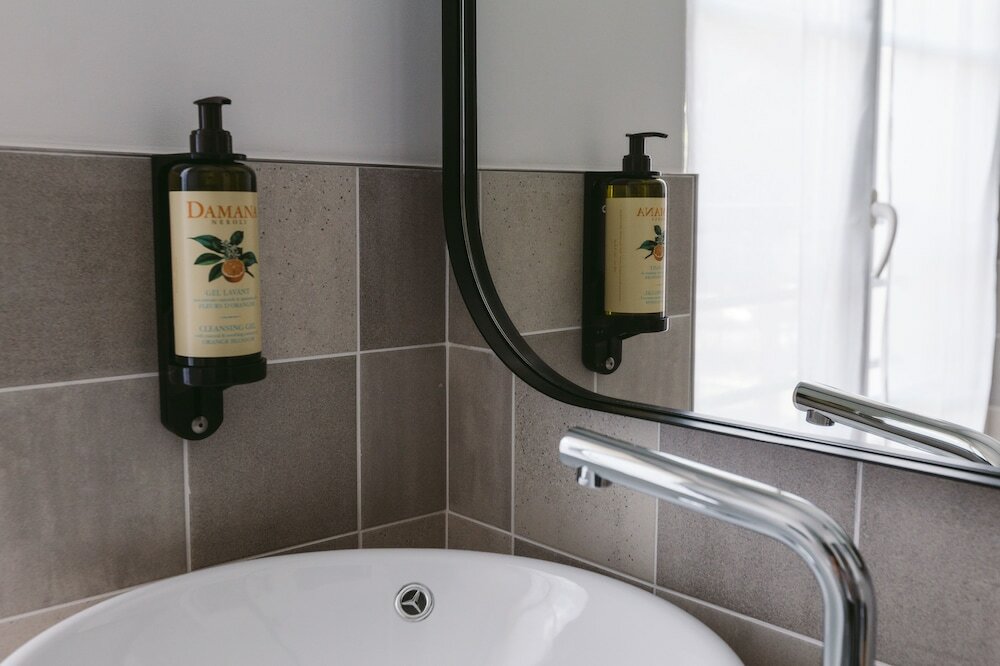 Фото Le Petit Cosy Hôtel