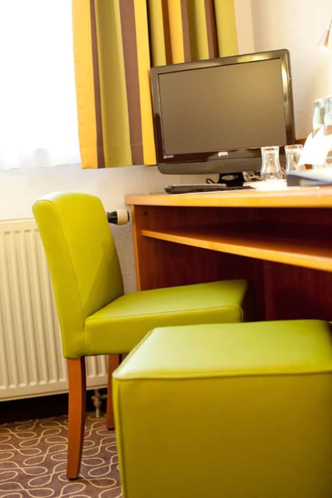 Фото Hotel Kleefelder Hof