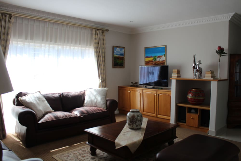 Фото Cinnamon House Bed and Breakfast