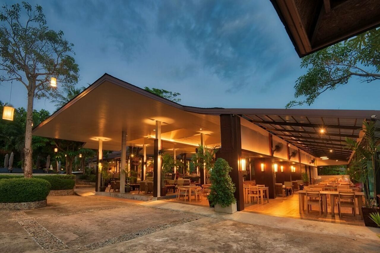 Фото отеля 1