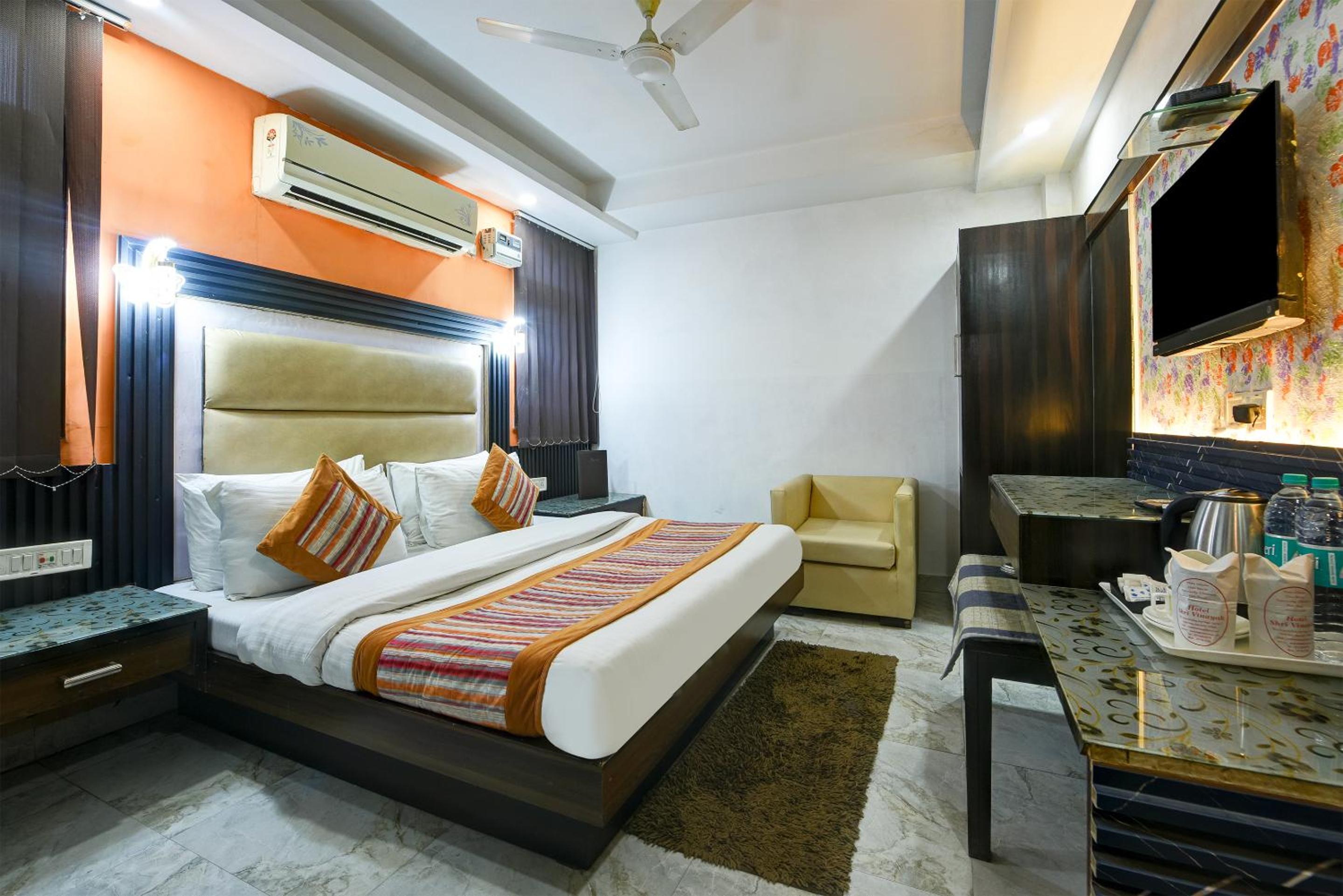 Фото Hotel Srivinayak