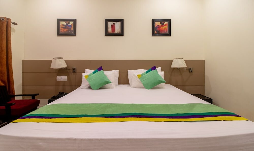 Фото Capital O 35409 Hotel Megh Niwas