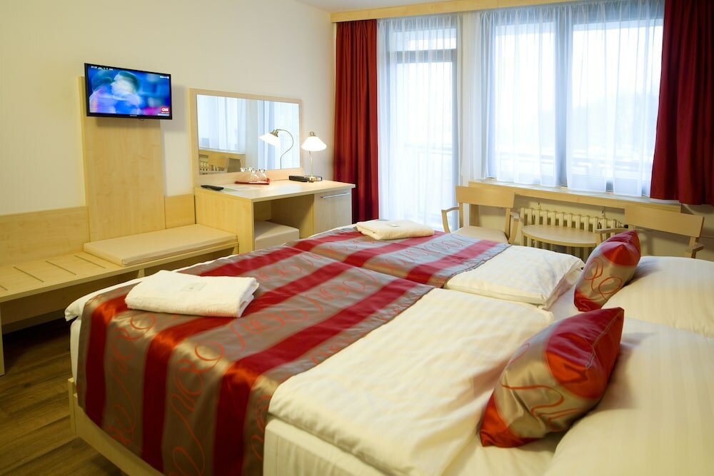 Фото Hotel Krystal