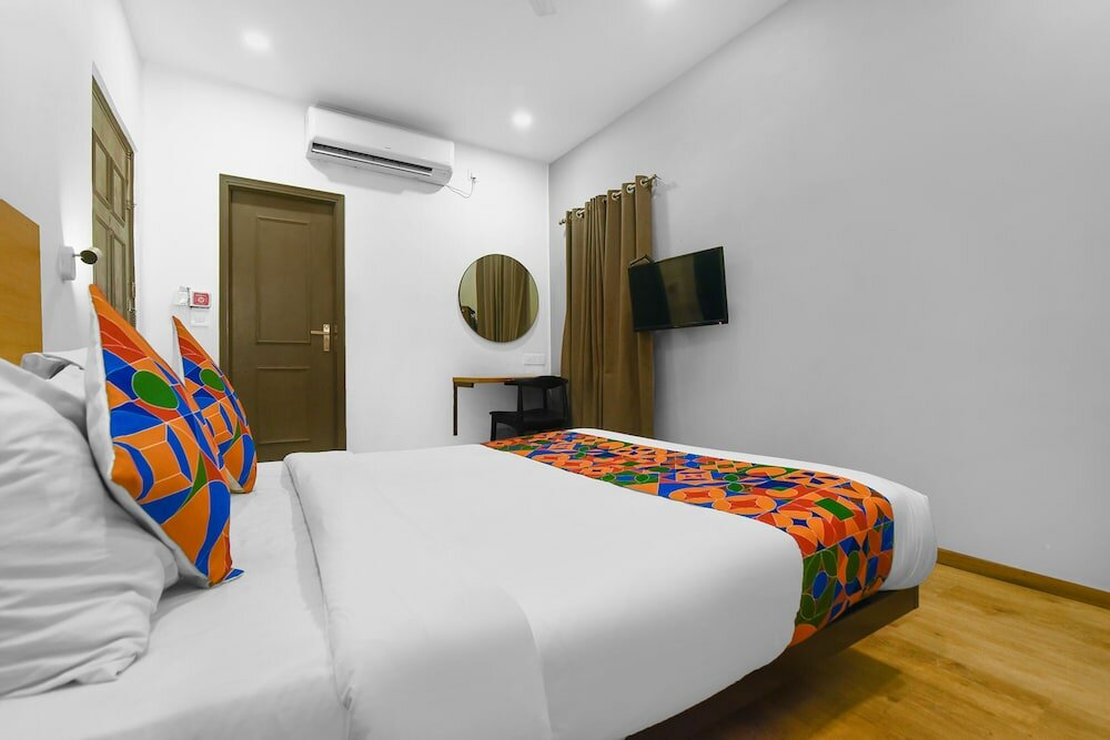 Фото Hotel Akash Ganga