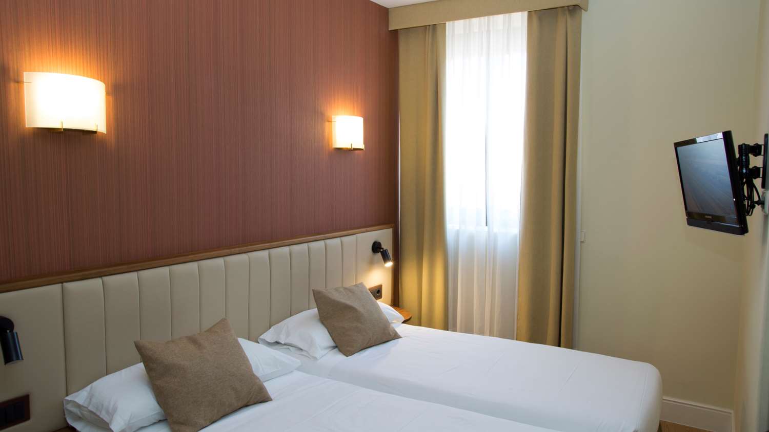 Фото Hotel Los Condes