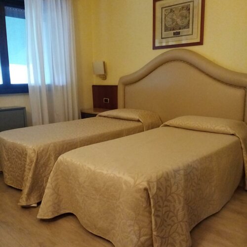 Гостиница Hotel Motel City в Леньяно